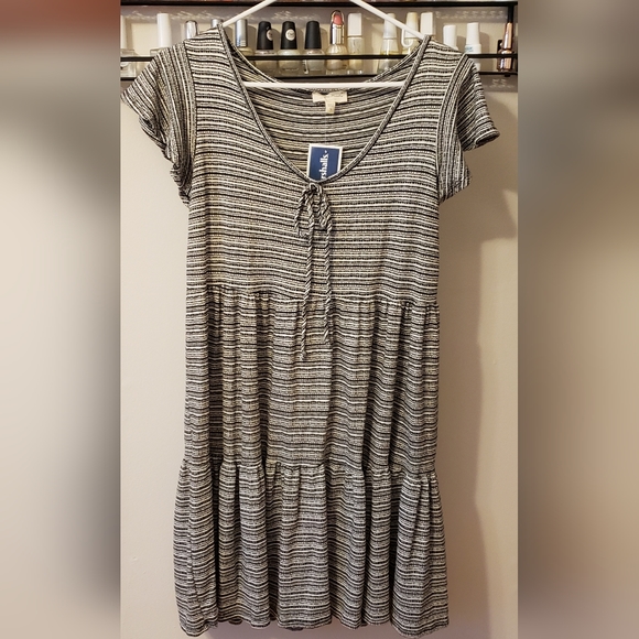 SEE YOU MONDAY DRESS 👗 - Picture 3 of 3